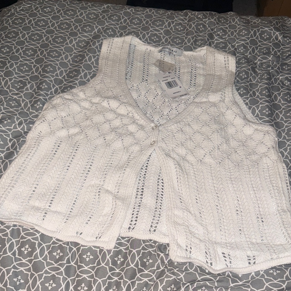 Hooked Up by IOT White Knit Top